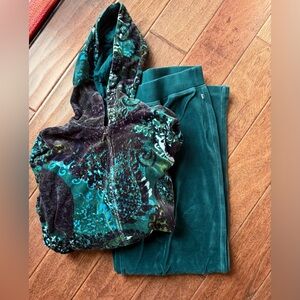 Teal and Patterned Travel/ Lounge Suit Size 1 Chico (8-10)